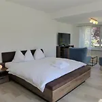Henry's 100 By Interhome * Интерлакен