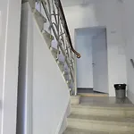 Henry's 100 By Interhome Интерлакен