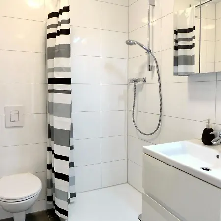 Henry's 100 By Interhome *